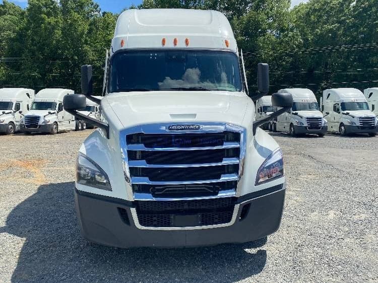 2021 Freightliner T12664ST Sleeper Trucks