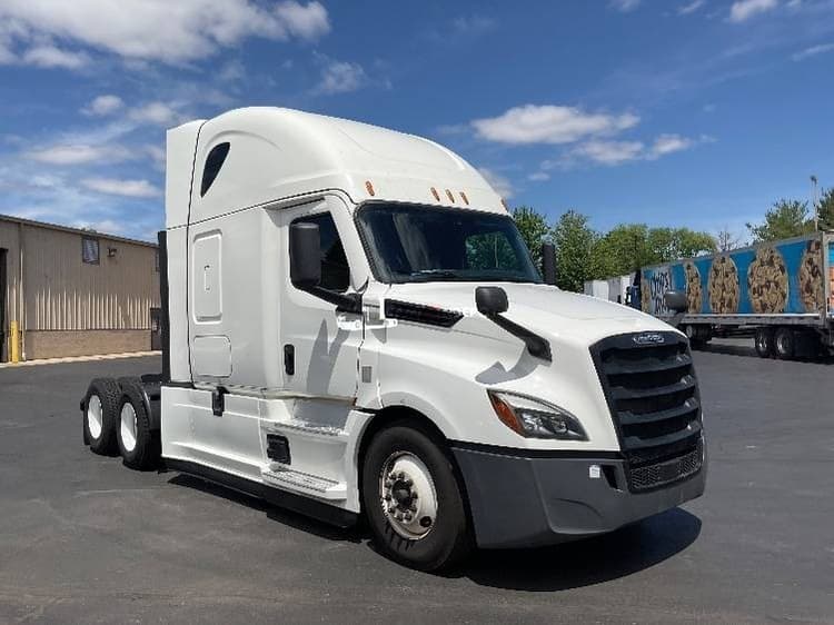 2022 Freightliner T12664ST Sleeper Trucks