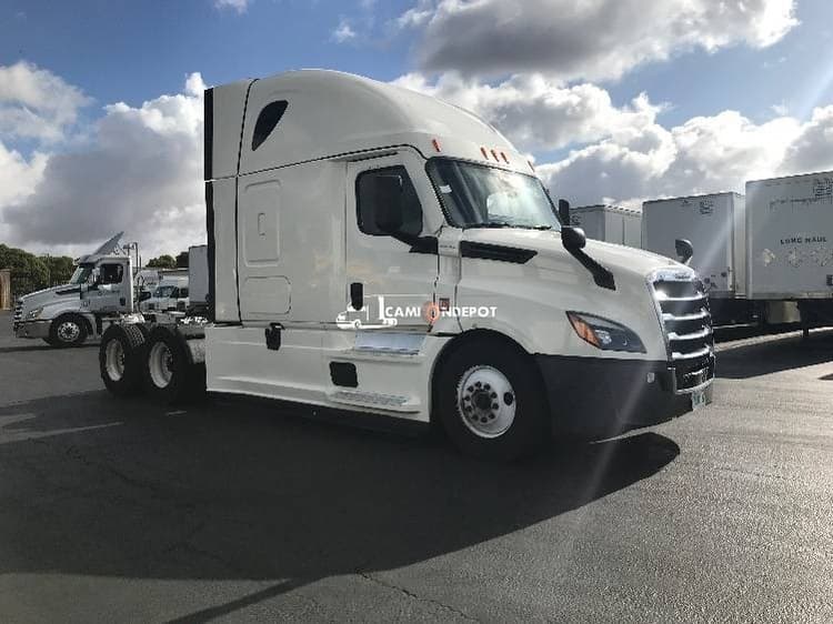 2022 Freightliner T12664ST Sleeper Trucks