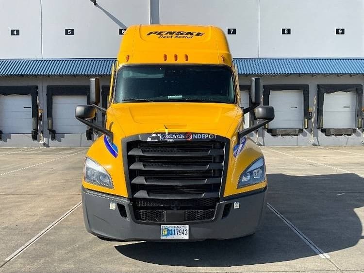 2022 Freightliner T12664ST Sleeper Trucks