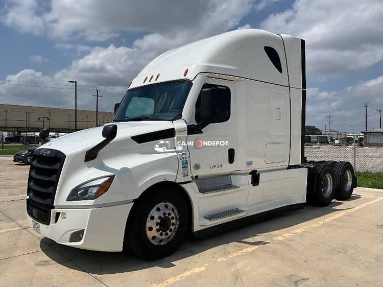 2022 Freightliner T12664ST Sleeper Trucks