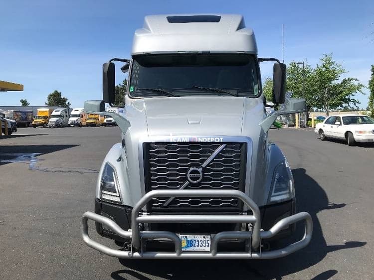 2020 Volvo VNL64860 Sleeper Trucks