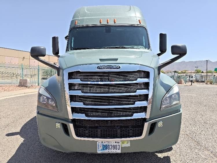 2020 Freightliner T12664ST Sleeper Trucks