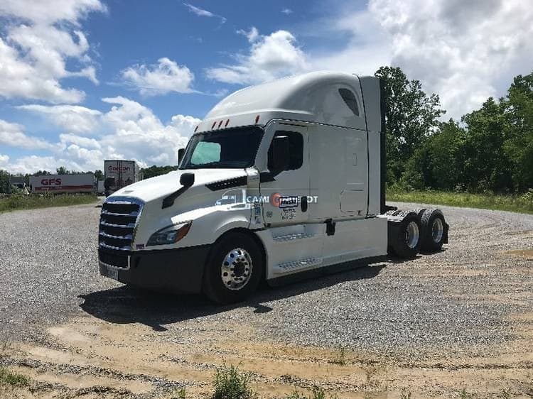 2022 Freightliner T12664ST Sleeper Trucks