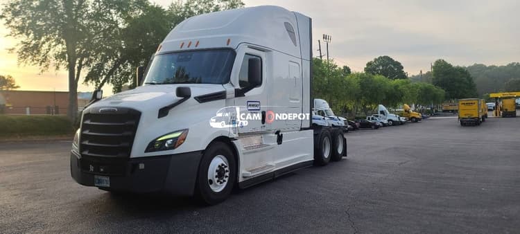 2022 Freightliner T12664ST Sleeper Trucks