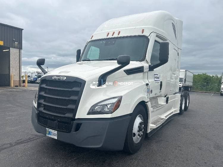 2022 Freightliner T12664ST Sleeper Trucks