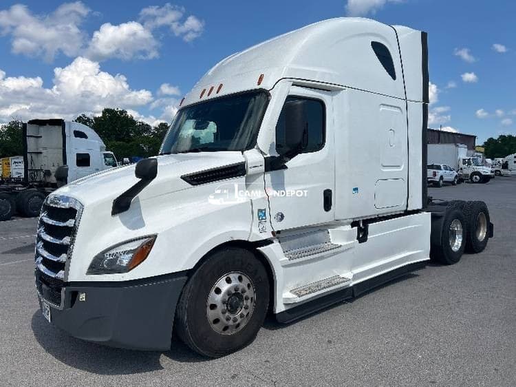 2022 Freightliner T12664ST Sleeper Trucks