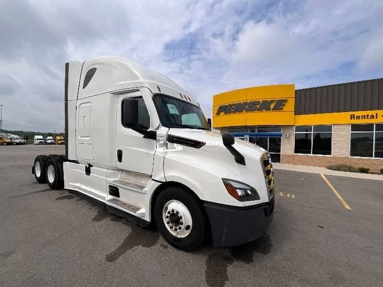 2022 Freightliner T12664ST Sleeper Trucks