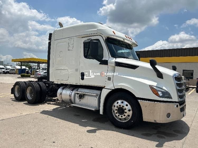 2019 Freightliner T12664ST Sleeper Trucks
