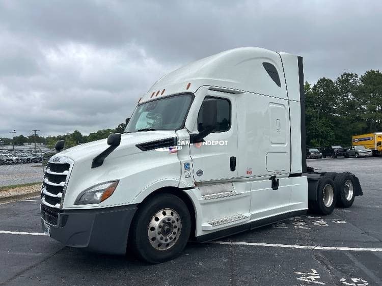 2021 Freightliner T12664ST Sleeper Trucks