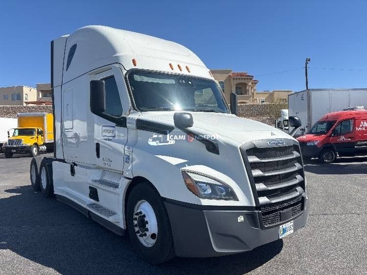 2021 Freightliner T12664ST Sleeper Trucks
