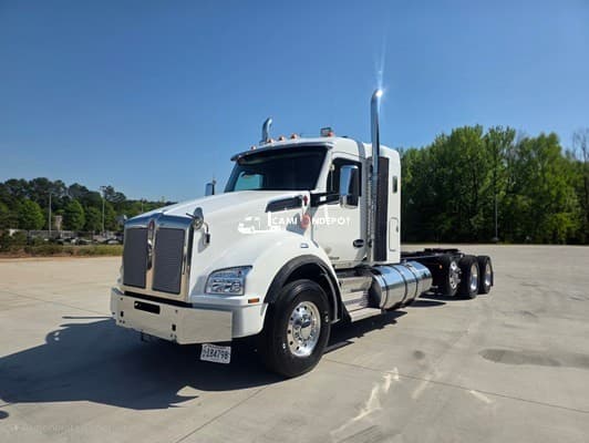 2019 Kenworth T880 Sleeper Trucks