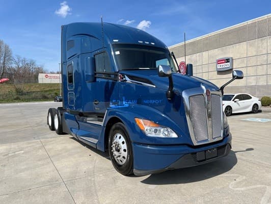 2022 Kenworth T680 Sleeper Trucks