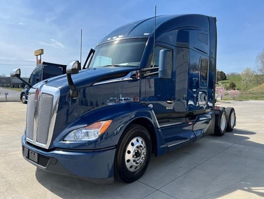 2023 Kenworth T680 Sleeper Trucks
