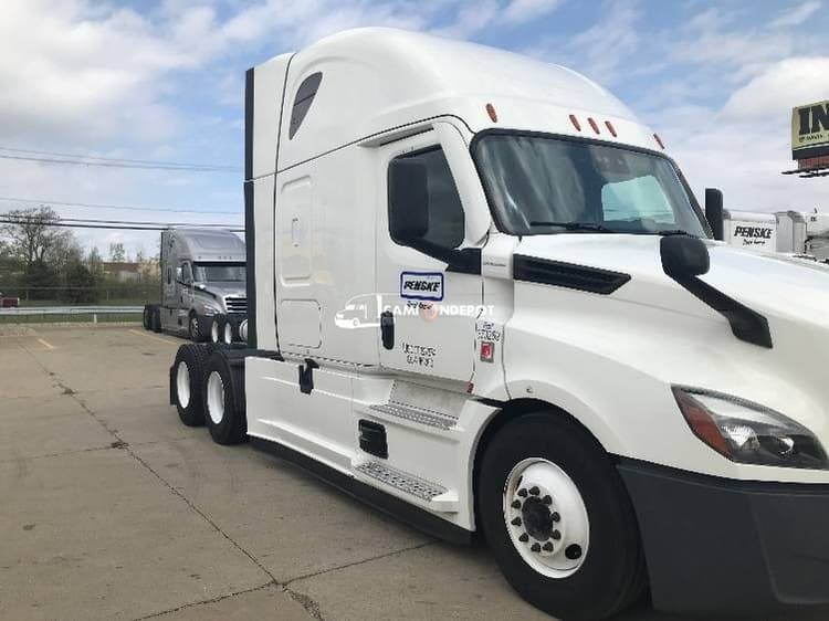 2020 Freightliner T12664ST Sleeper Trucks