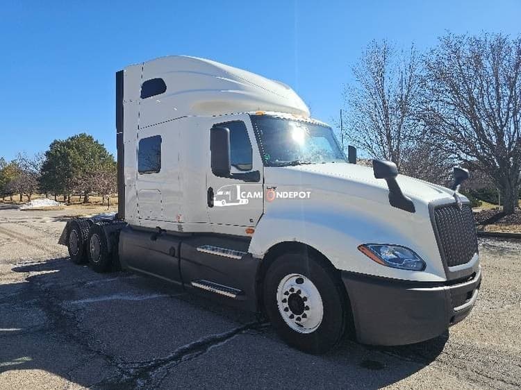 2022 International LT625 Sleeper Trucks