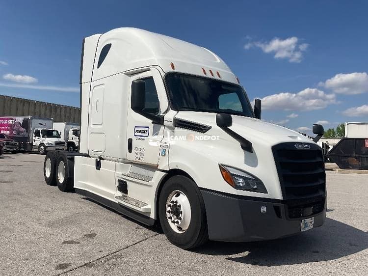 2021 Freightliner T12664ST Sleeper Trucks