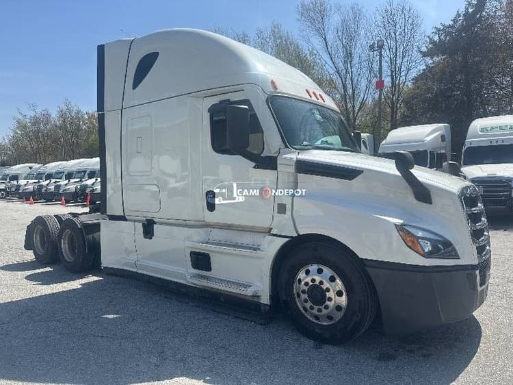 2021 Freightliner T12664ST Sleeper Trucks