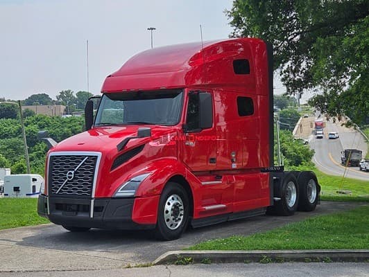 2020 Volvo VNL64T760 Sleeper Trucks