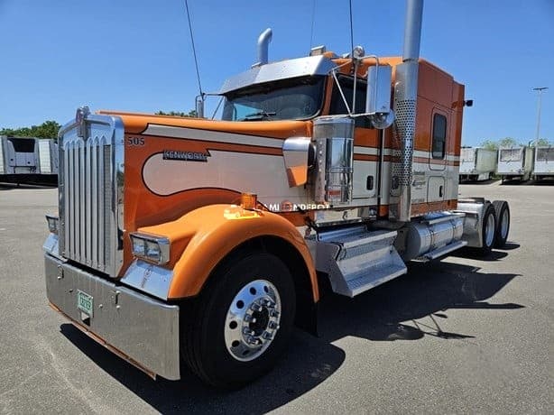 2018 Kenworth W900 Sleeper Trucks