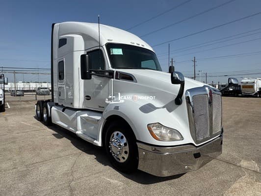 2020 Kenworth T680 Sleeper Trucks