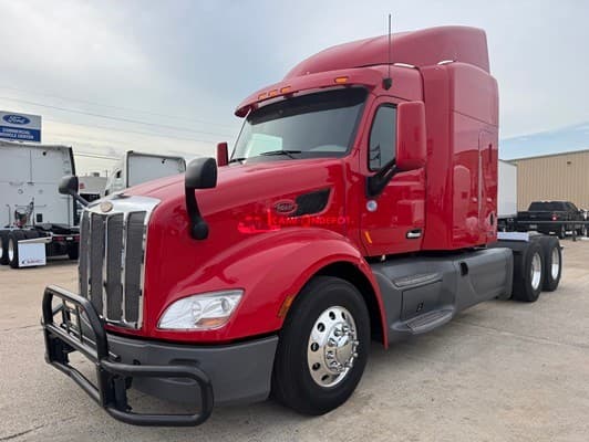 2021 Peterbilt 579 Sleeper Trucks