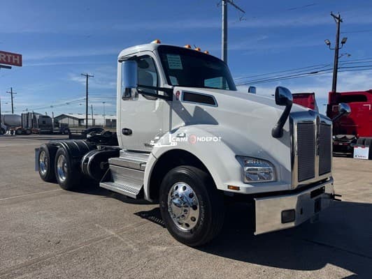 2022 Kenworth T880 Day Cab Trucks