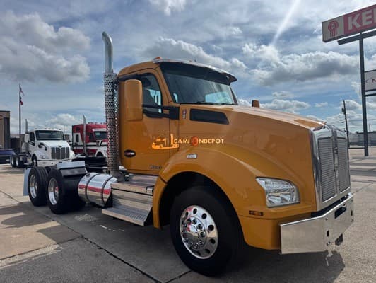 2021 Kenworth T880 Day Cab Trucks