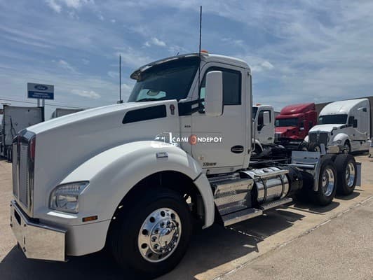 2020 Kenworth  T880 Day Cab Trucks