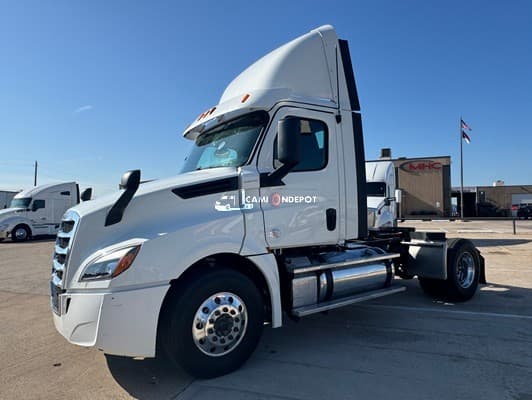 2018 Freightliner PT126064S  Day Cab Trucks