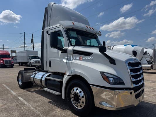 2019 Freightliner EVOLUTION126 Day Cab Trucks
