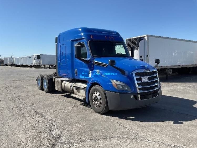2020 Freightliner T12664ST Sleeper Trucks