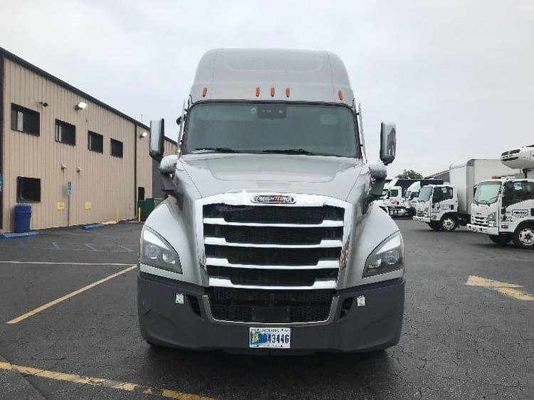2021 Freightliner T12664ST Sleeper Trucks