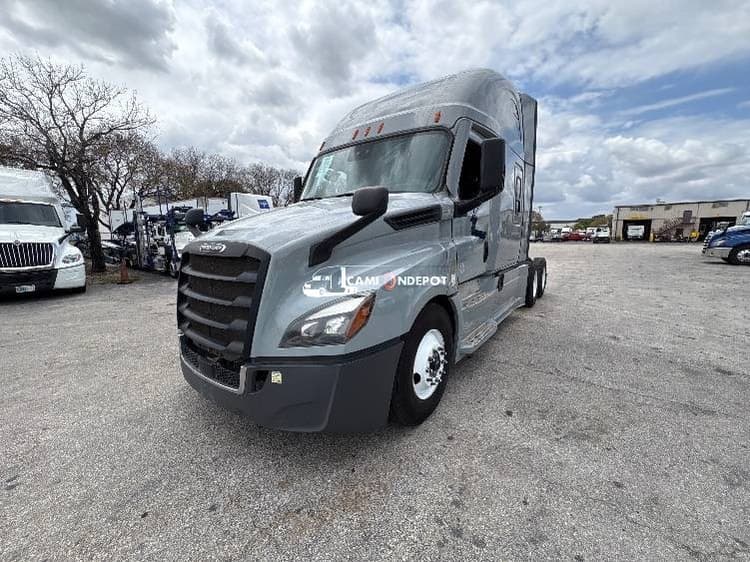 2023 Freightliner T12664ST Sleeper Trucks