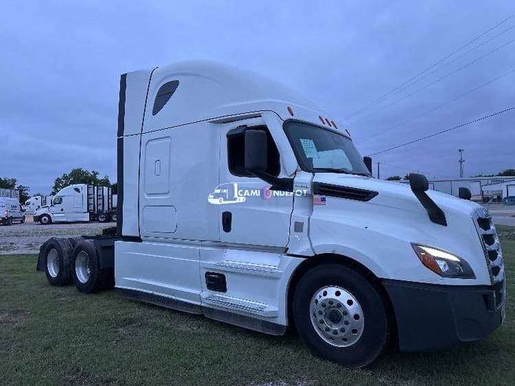 2021 Freightliner T12664ST Sleeper Trucks