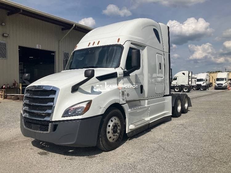 2021 Freightliner T12664ST Sleeper Trucks