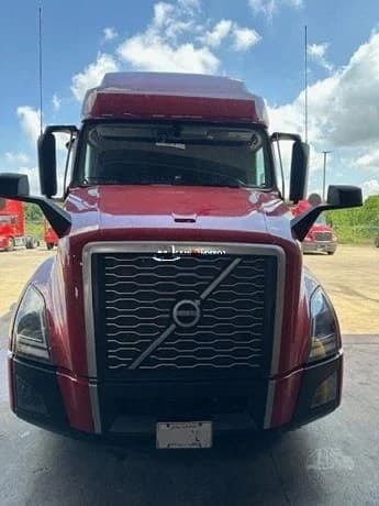 2023 Volvo VNL64T760 Sleeper Trucks