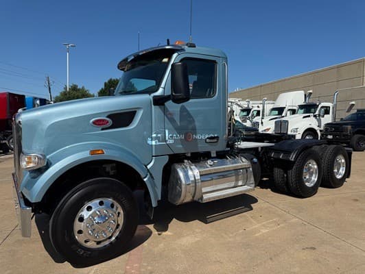 2022 Peterbilt 567 Day Cab Trucks