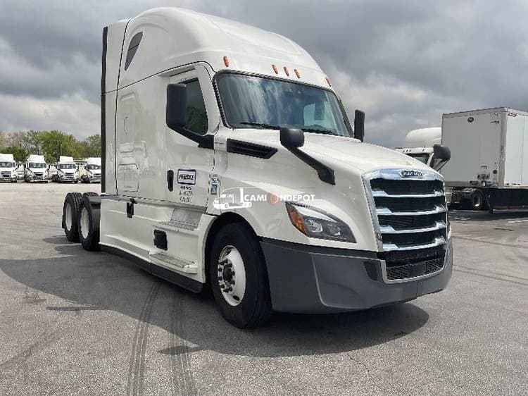 2022 Freightliner T12664ST Sleeper Trucks
