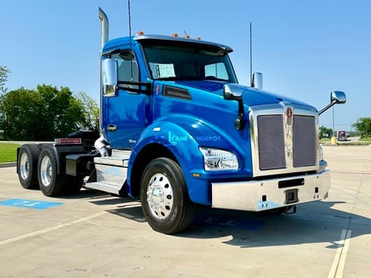 2020 Kenworth T880 Day Cab Trucks