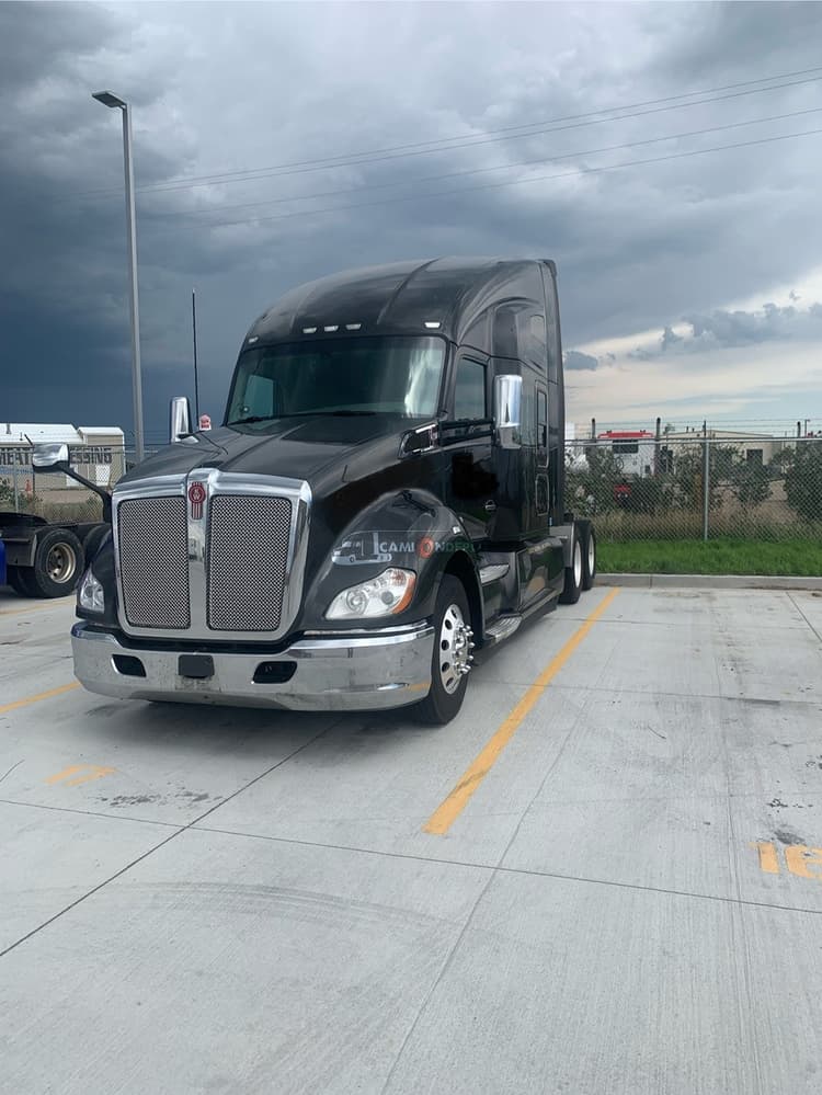 2019 Kenworth T680 Sleeper Trucks