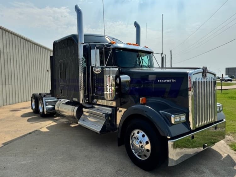 2026 Kenworth W900L Sleeper Trucks