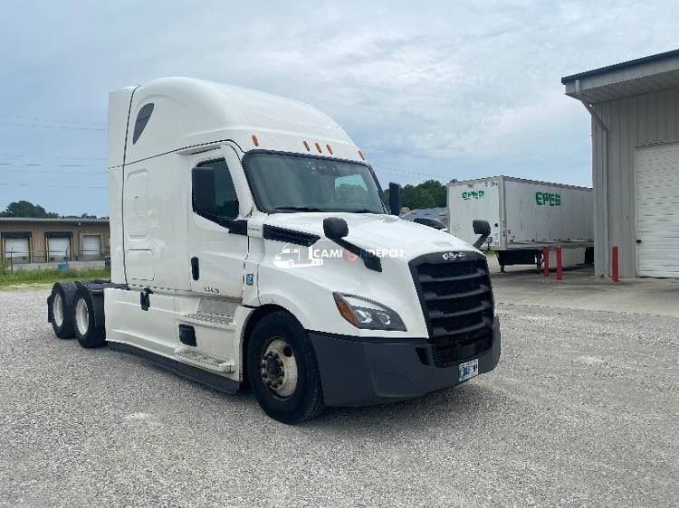 2022 Freightliner T12664ST Sleeper Trucks