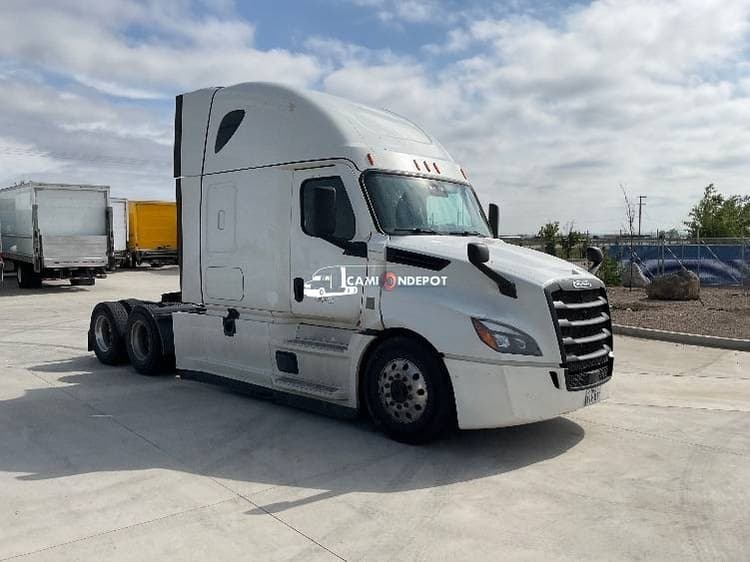 2022 Freightliner T12664ST Sleeper Trucks