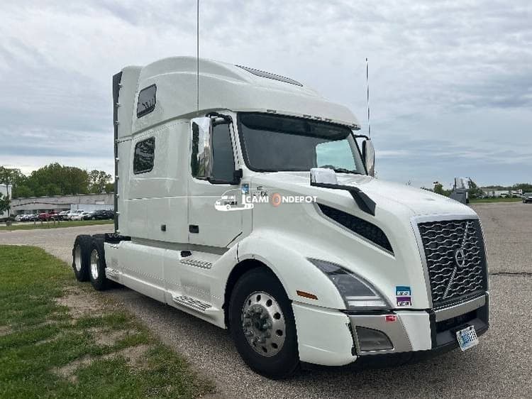 2022 Volvo VNL64860 Sleeper Trucks