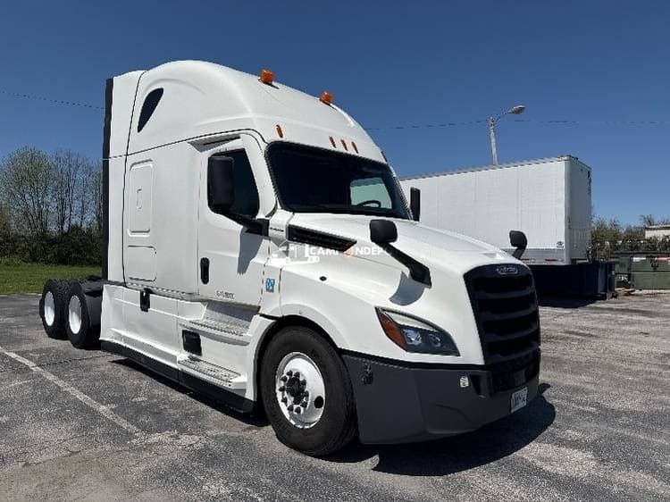 2022 Freightliner T12664ST Sleeper Trucks