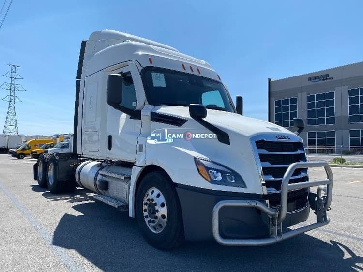 2020 Freightliner T12664ST Sleeper Trucks