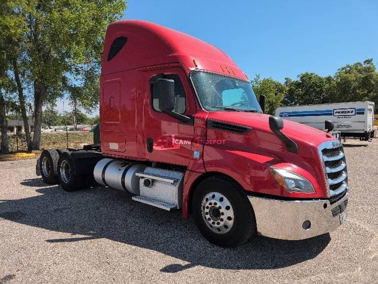 2020 Freightliner T12664ST Sleeper Trucks