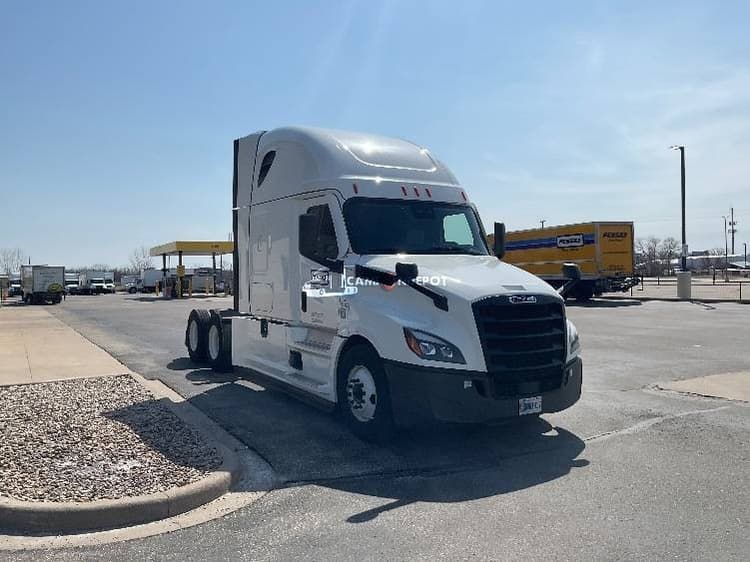 2021 Freightliner T12664ST Sleeper Trucks