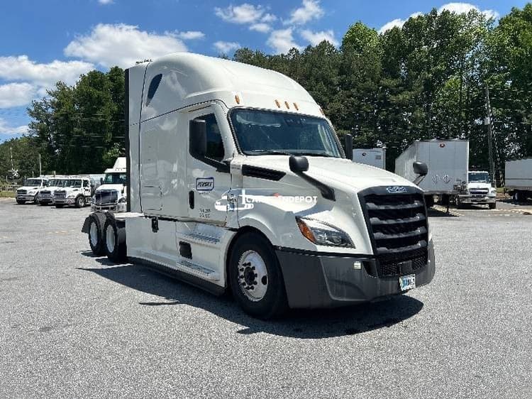 2021 Freightliner T12664ST Sleeper Trucks